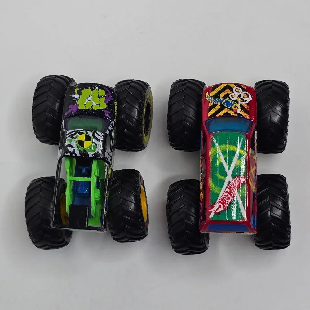 2 Hot Wheels Demo Derby 52 68 Monster Jam Trucks Lot 1:64 Diecast Graffiti